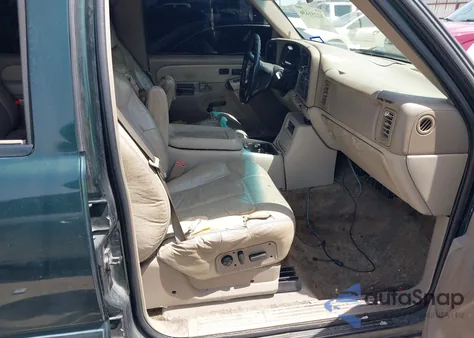 2002 Chevrolet Suburban 1500 Lt из США, поврежденный, VIN 1GNEC16Z52J330522